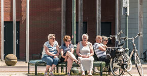 ouderen bankje