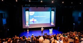 Dagvoorzitter Jacqueline Kerkhof opent het ZorgSaamWonen Congres